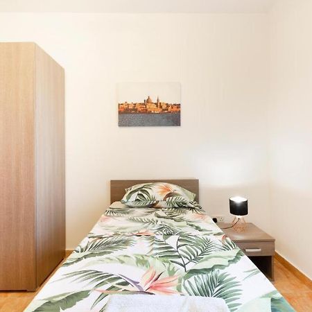 Gudja - Lovely 3 Bedroom Unit With Own Private Entrance Экстерьер фото