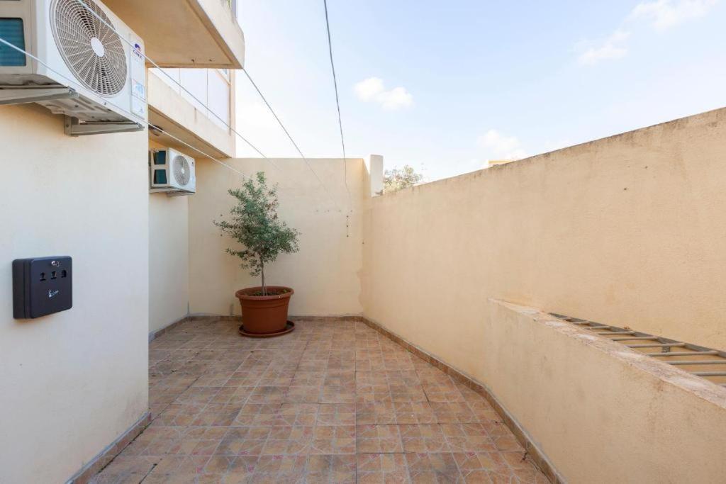 Gudja - Lovely 3 Bedroom Unit With Own Private Entrance Экстерьер фото